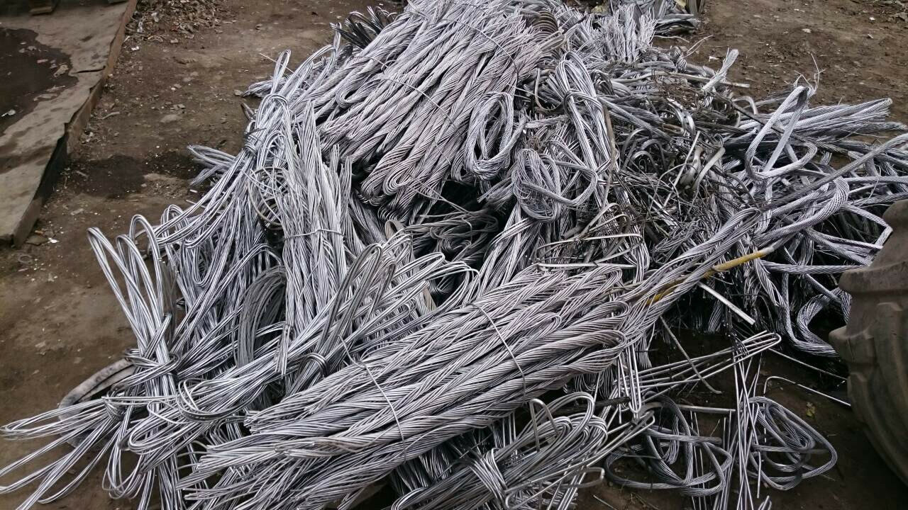 Loose tangled wire scrap collected for recycling